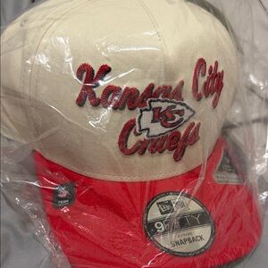 New Era NFL Team Snapback Cap - Gray, Cream & Red